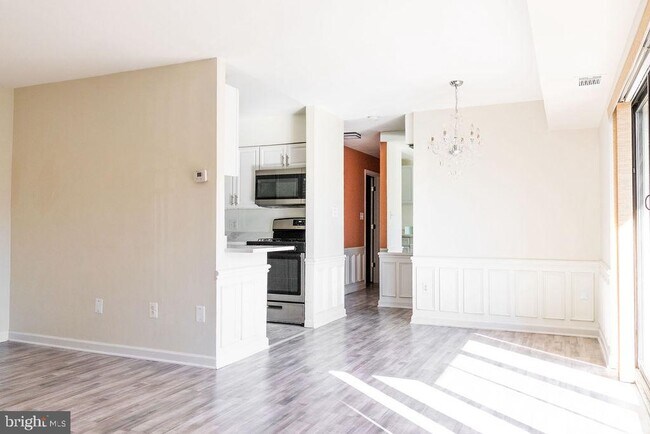 Building Photo - 7618 Savannah St