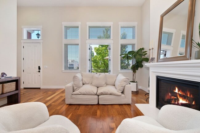 Building Photo - 3 bedroom | 2.5 bathroom | Crocker Village Brownstone