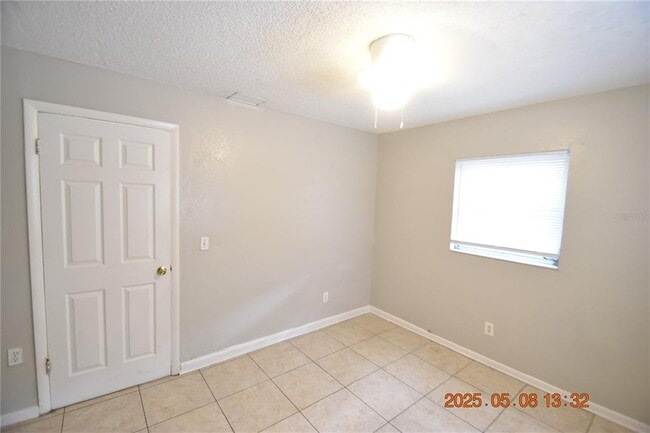Building Photo - 8320 Oleander Ln
