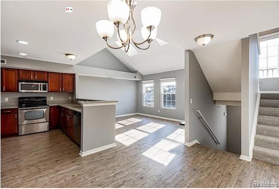 Building Photo - 1097 Foxboro
