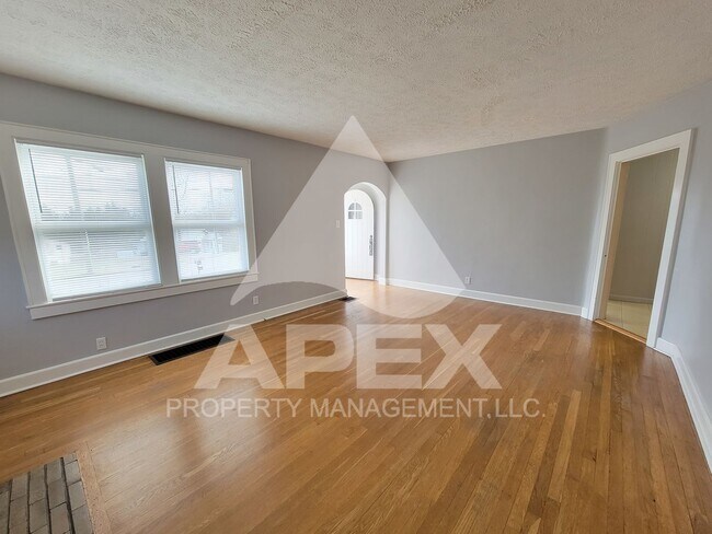 Building Photo - Craftsman Style 2 Bd 1- Ba Single Family H...