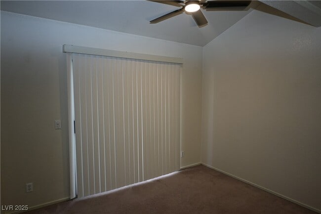 Building Photo - 8465 Blue Island Ave