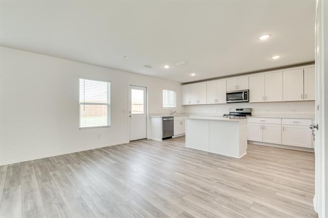 Building Photo - 16048 Isles Dr