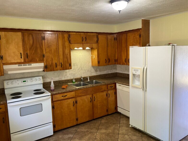 Building Photo - 119 Betterley Pl