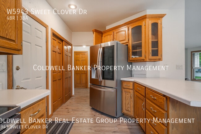 Building Photo - W5943 Sweet Clover Dr