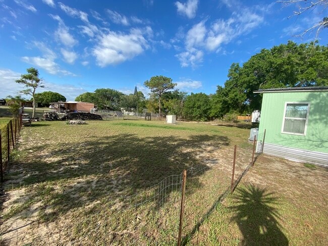 Building Photo - 3549 Green Acre Way