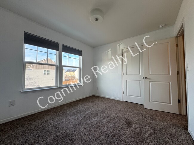 Building Photo - 115 Fortress Dr