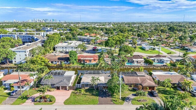 Building Photo - 1736 NW 38th St