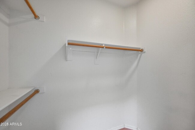 Building Photo - 81 S Criss Pl