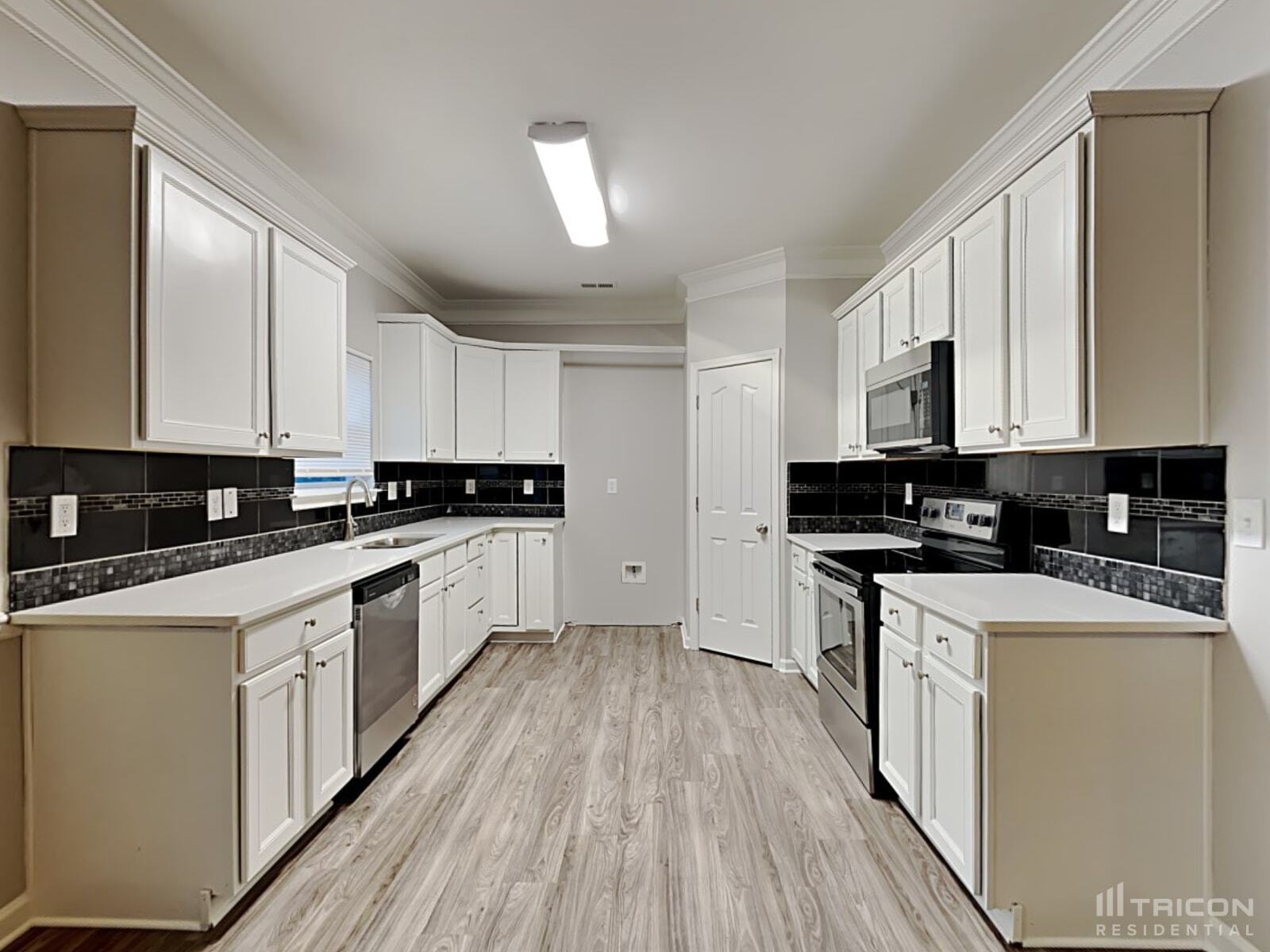 Building Photo - 7909 Bushy Creek Dr