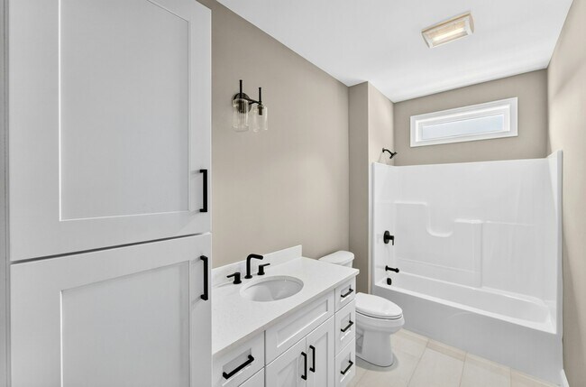 Building Photo - 5 Tammy Jean Dr
