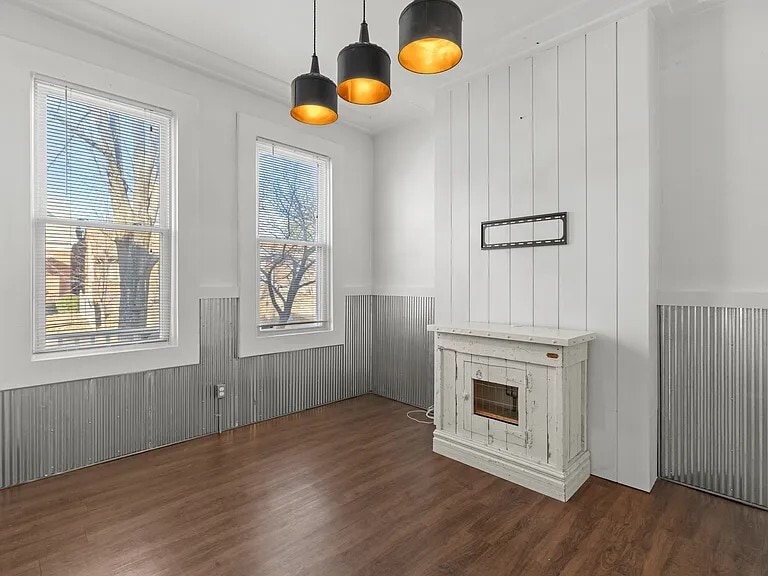 Building Photo - 6166 Crescent Ave