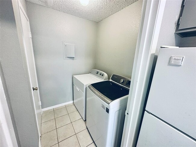 Building Photo - 1318 Southport Dr