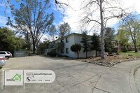 Building Photo - 1553 Bramble Pl