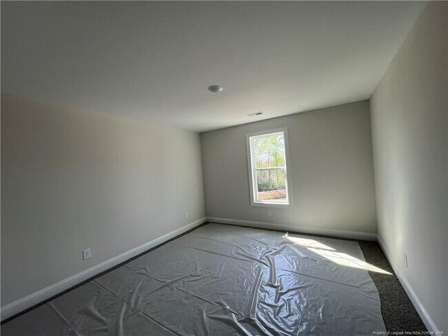 Building Photo - 324 Carr Ln