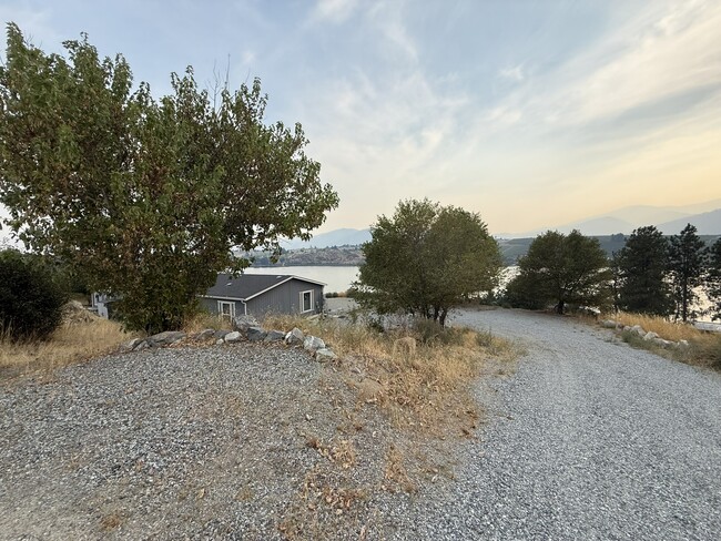 Building Photo - 2995 Wapato Lake Rd