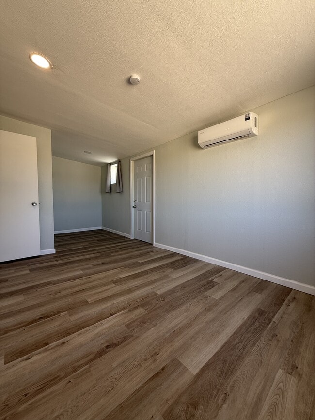 Building Photo - 61576 Aberdeen Dr