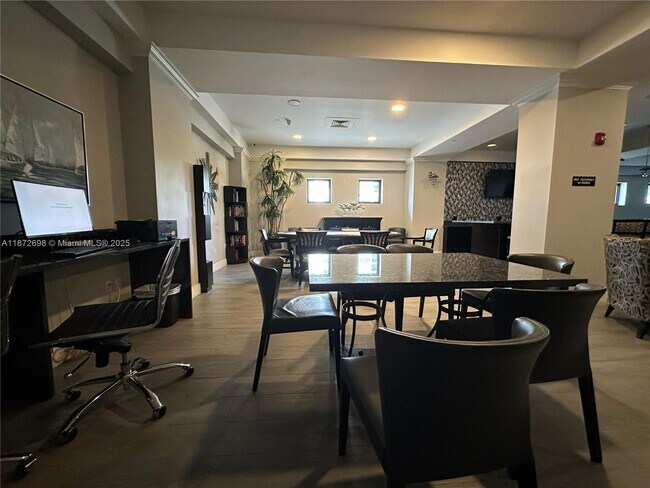 Building Photo - 2501 S Ocean Dr