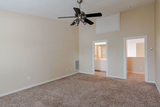 Building Photo - Stunning Contemporary 3-Story 3/2/2 Townhome in Oaklawn Gated Community!