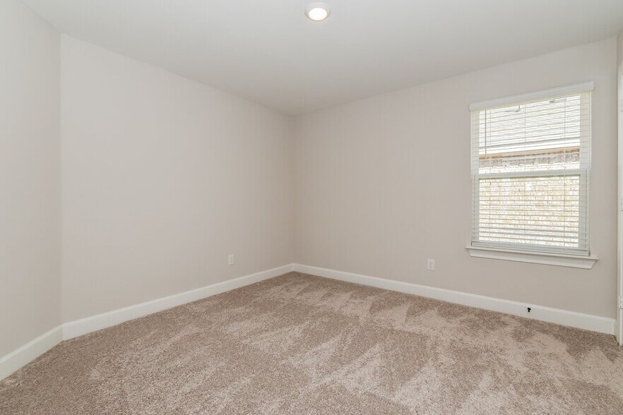 Building Photo - 1300 Princeton Hts Blvd