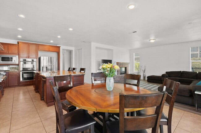 Building Photo - 2917 Babbling Brook Rd