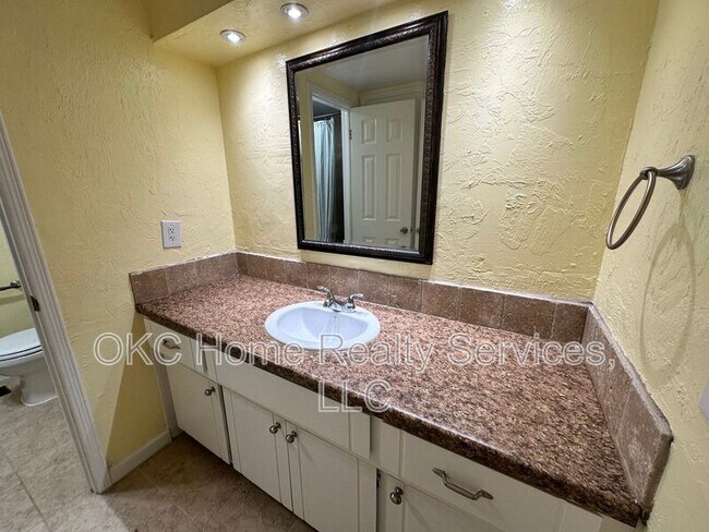 Building Photo - 11004 NW 115th St