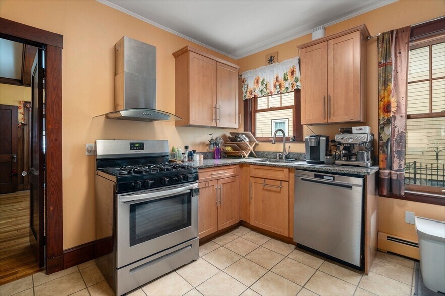 Building Photo - 18 Kingsboro Park