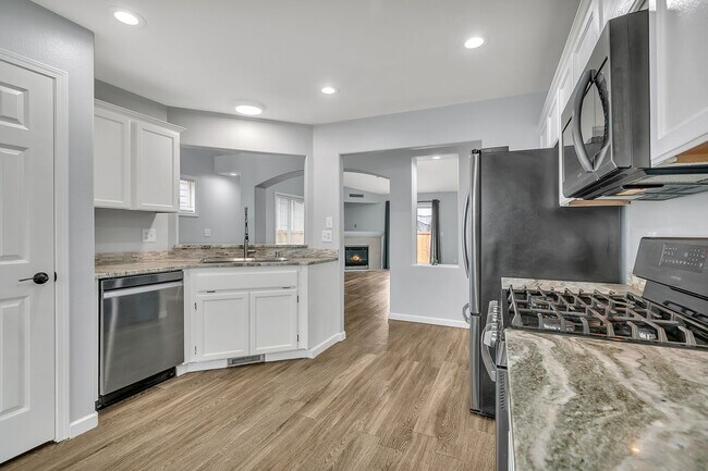 Building Photo - Amazing Floor Plan in Desirable Spanaway Neighborhood!