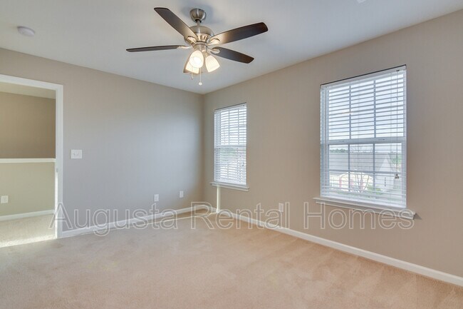 Building Photo - 733 Keyes Dr