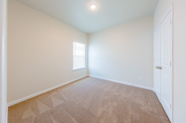 Building Photo - 2312 Cedar Pl Dr