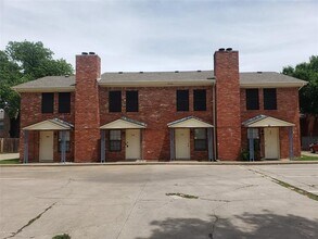 Building Photo - 644 S Rogers Rd