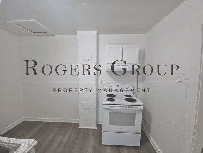 Building Photo - 557 W Spring St