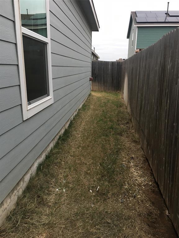 Building Photo - 558 Gabbro Gdns