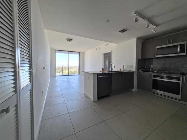 Building Photo - 5350 NW 84th Ave