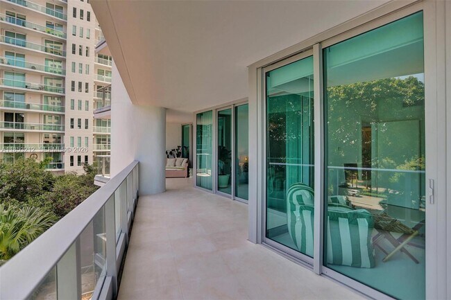 Building Photo - 2627 S Bayshore Dr