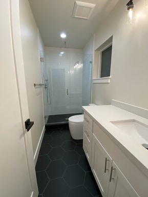 Building Photo - Modern 3-Bedroom End-Unit Townhome with Pr...