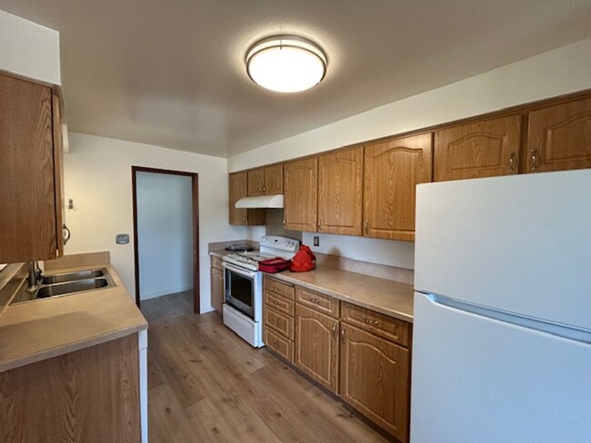 Building Photo - Molalla Country Home