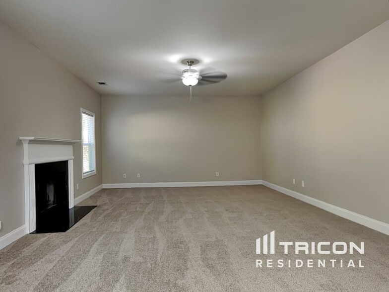 Building Photo - 4556 Bellemeade Dr