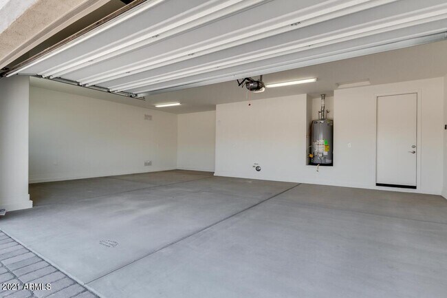 Building Photo - 1674 N Hester Trail