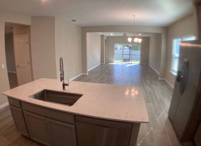 Building Photo - ***TWO WEEKS FREE*** Comfortable 3 Bedroom Home With Great Outdoor Space