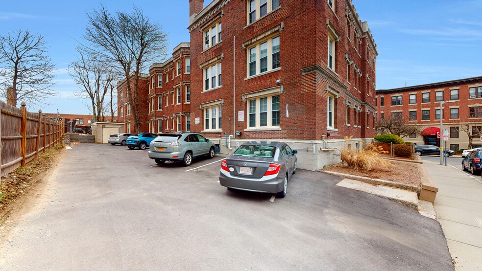 Building Photo - 15 Glenville Ave