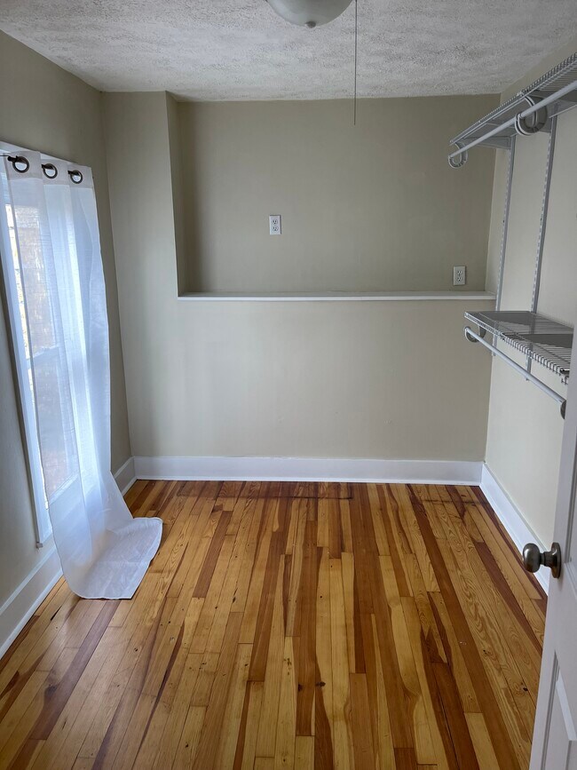 Building Photo - 10 S Preston St