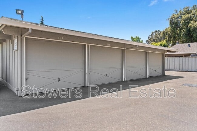 Building Photo - 2899 Fountainhead Dr