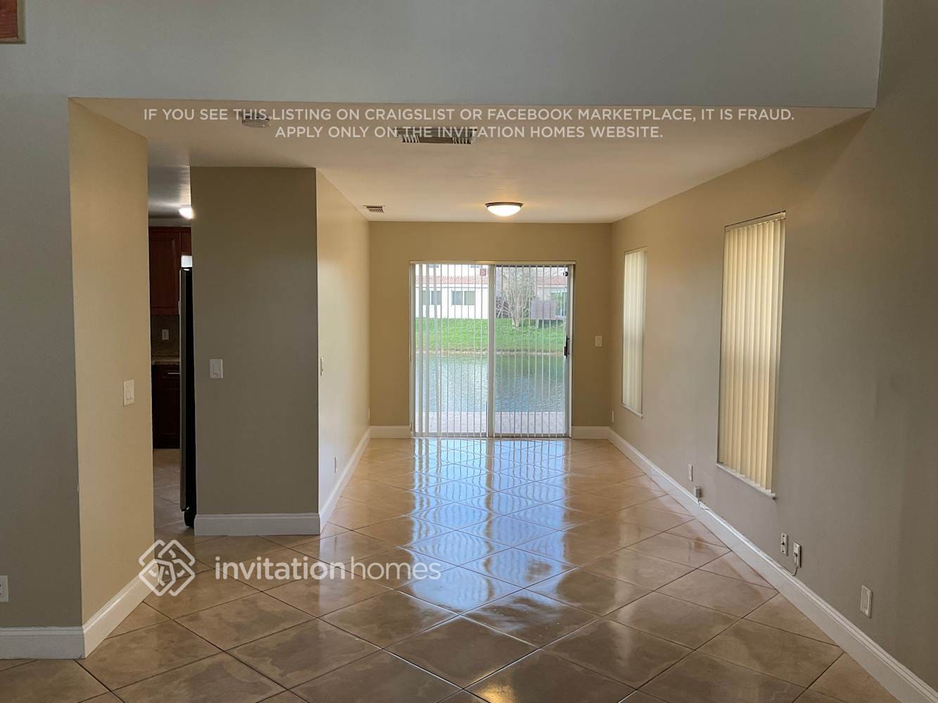 Building Photo - 7449 Santa Monica Dr