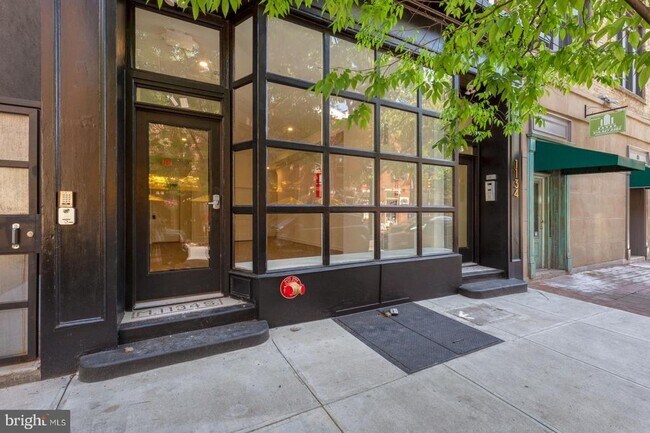 Building Photo - 1134 Pine St