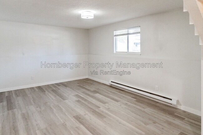 Building Photo - 3917 S Johnson St
