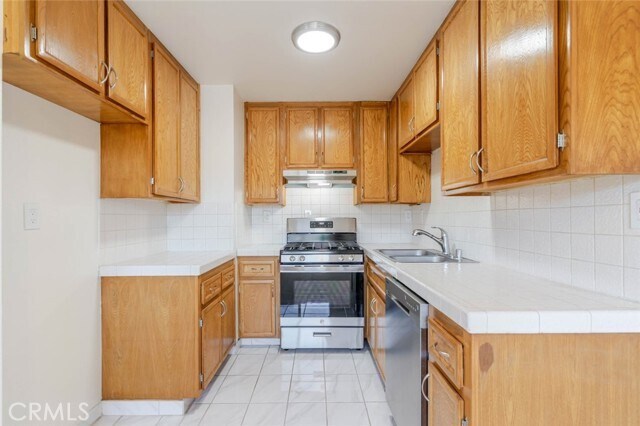 Building Photo - 909 E Chevy Chase Dr