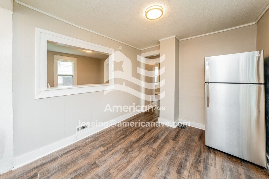 Building Photo - 177 Roycroft Dr