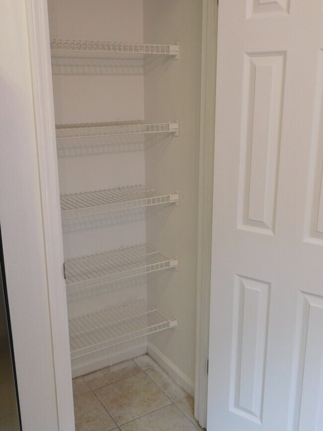 Building Photo - "Charming 3-Bed Oasis with Cozy Fireplace in Mount Pleasant"