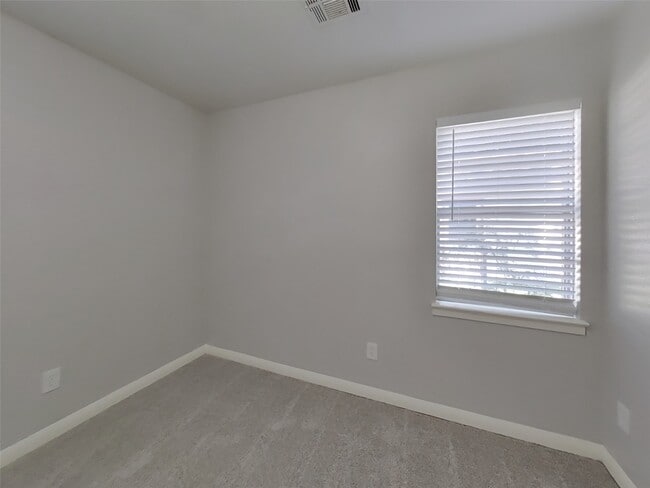 Building Photo - 411 E Carby Rd